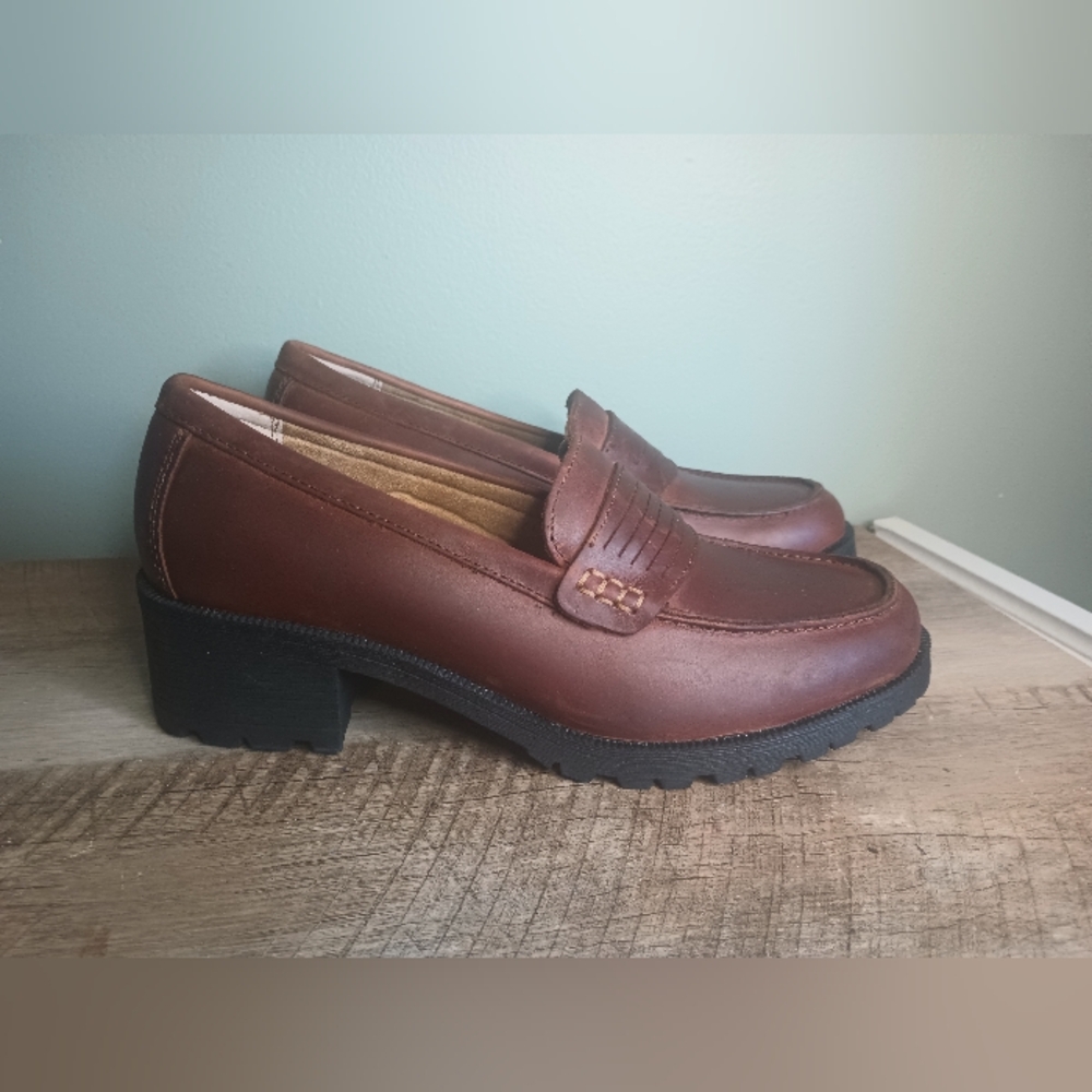 Eastland Newsbury Penny Loafers Heels Womens 10 Brown Chunky Academia